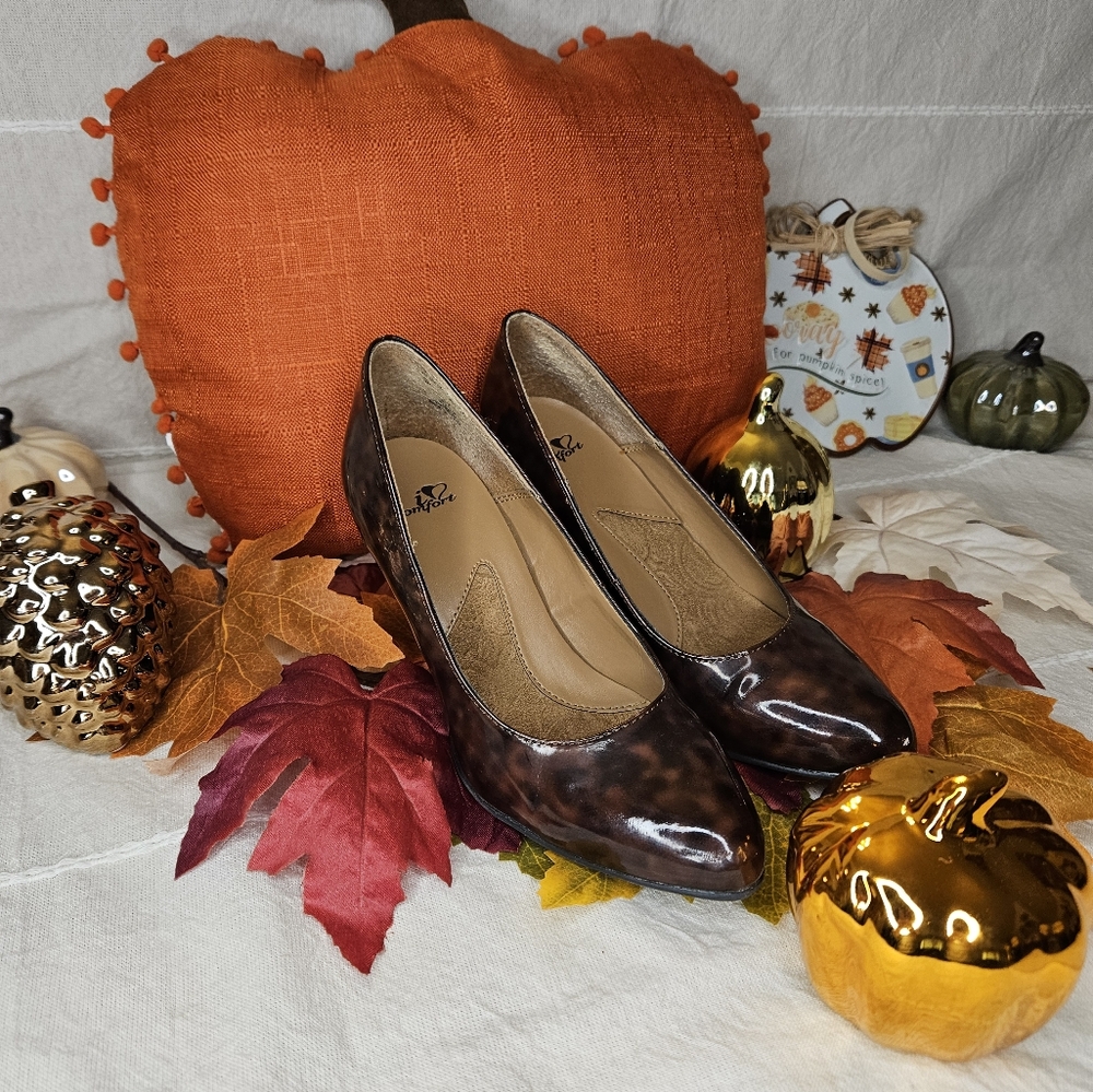 I 🤍 Comfort Shoes Size 5.5 brown/black